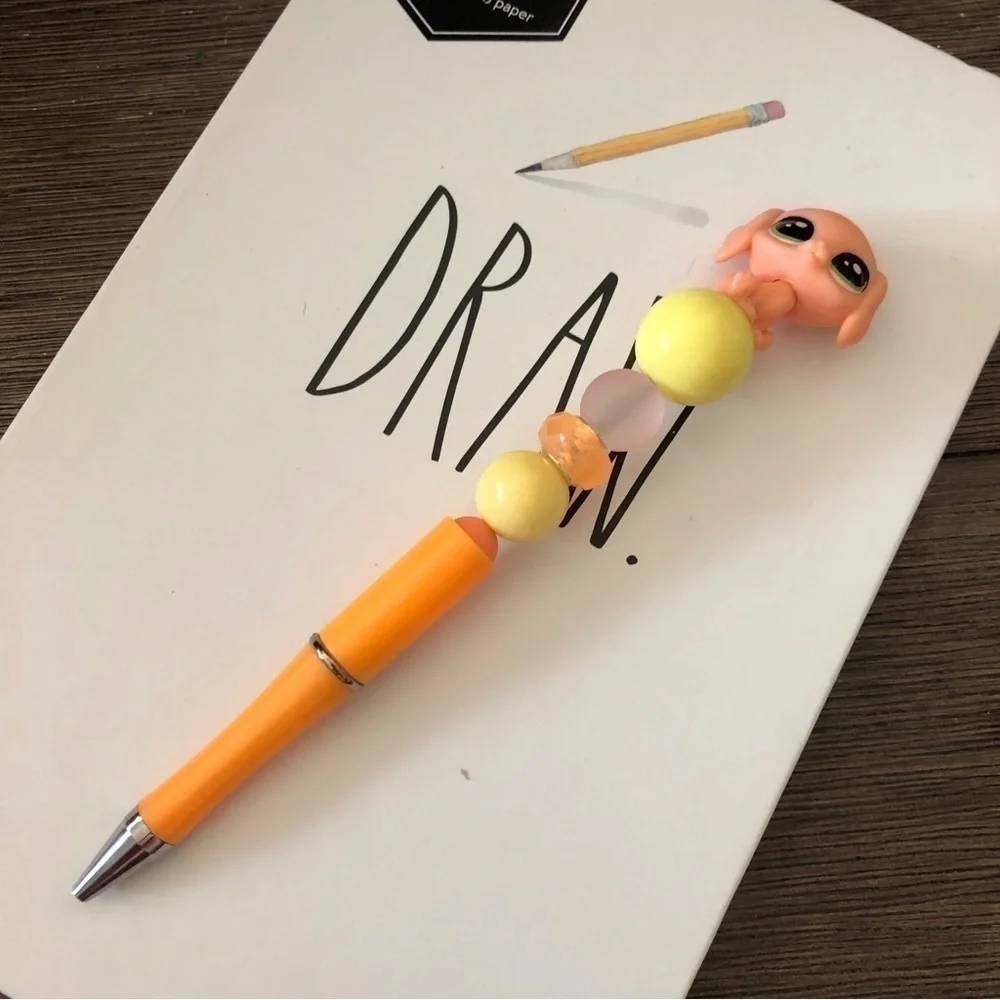 The Littlest Pet Shop: Dog handmade beaded pen